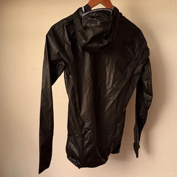 Arc'teryx Black Windbreaker Jacket for Women - Picture 2 of 4